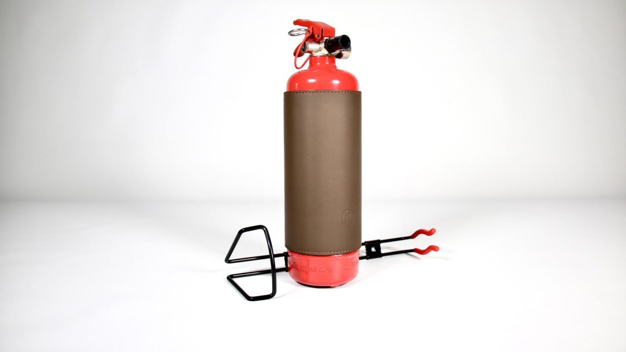 Extinguisher with leather cover (1 kg) + support