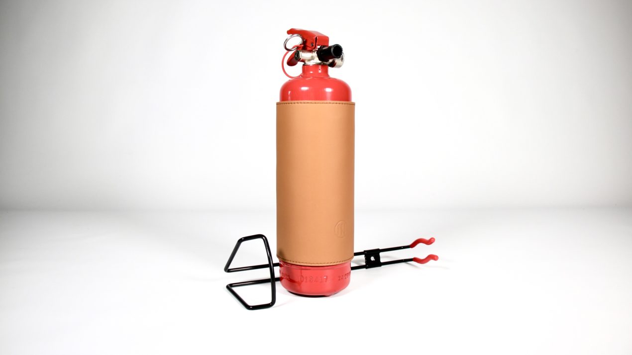 Extinguisher with leather cover (1 kg) + support