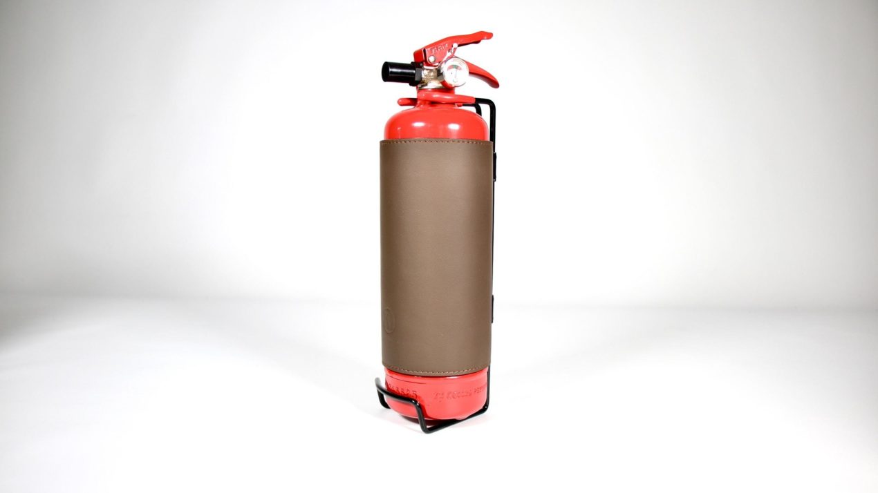 Extinguisher with leather cover (1 kg) + support