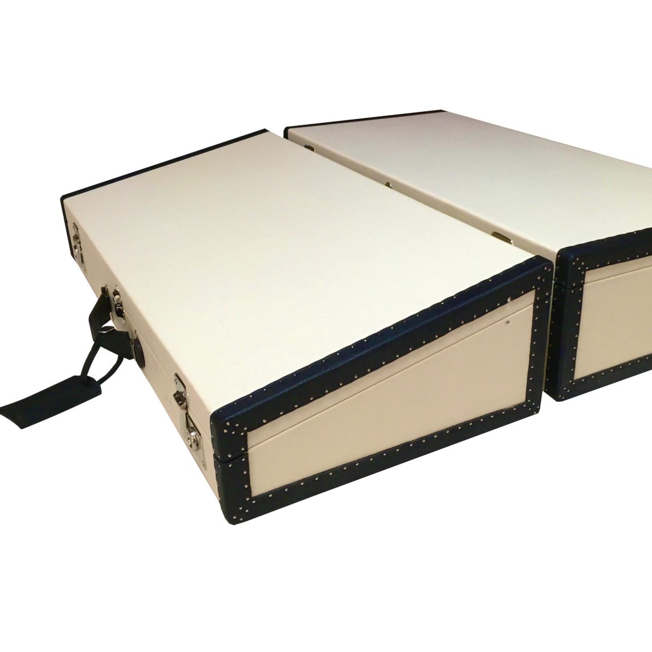 Set of suitcases in leather for Jaguar E-Type