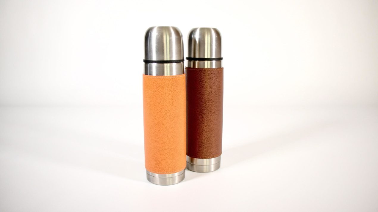 Stainless steel insulated bottle with leather cover - 0,7 litre