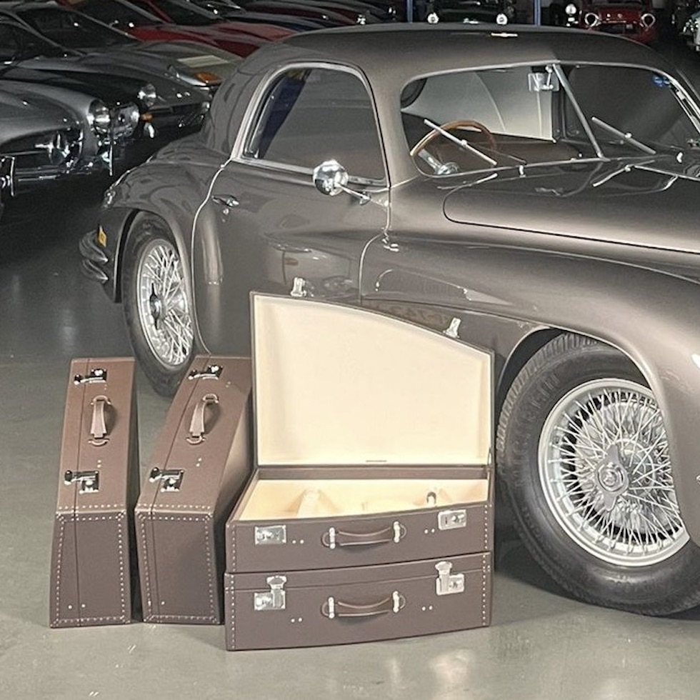 Alfa Romeo 6C 2500 Super sport Luggage rear seats space 4 suitcases in Leather Warehouse