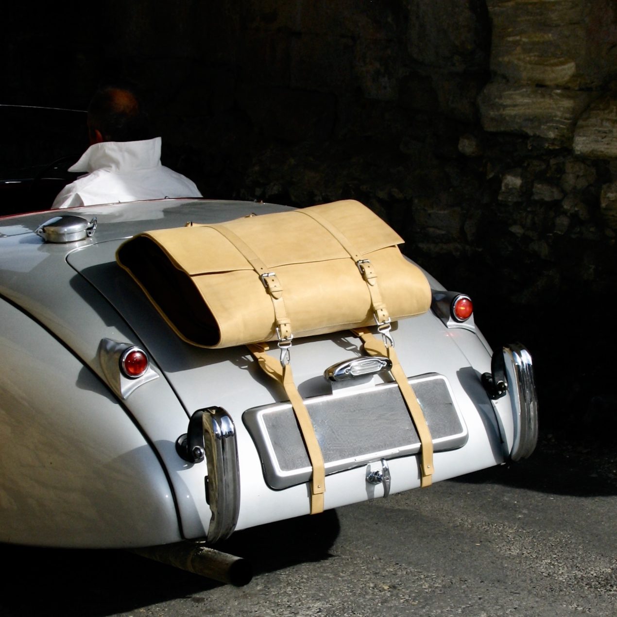 Voyager Bag - Back pack beige leather Roadster and Cabriolet JAGUAR XK120 XK140 XK150
